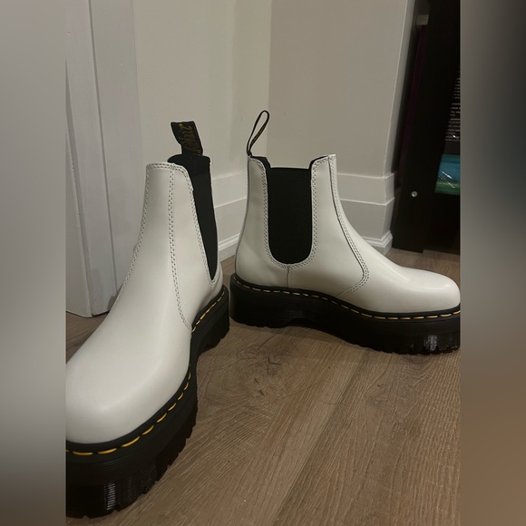 Dr. Martens white ankle boots - Picture 4 of 5